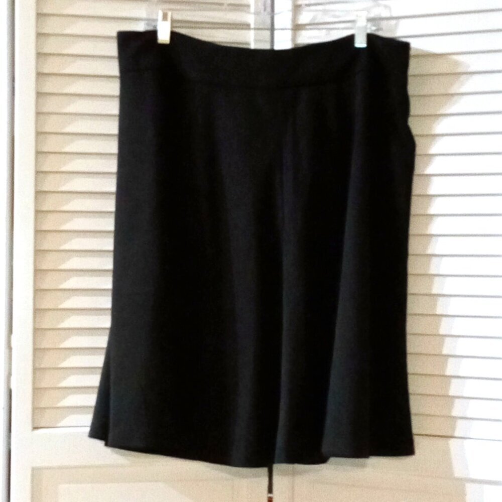 Bloomchic Solid Black Skirt Size 14-16